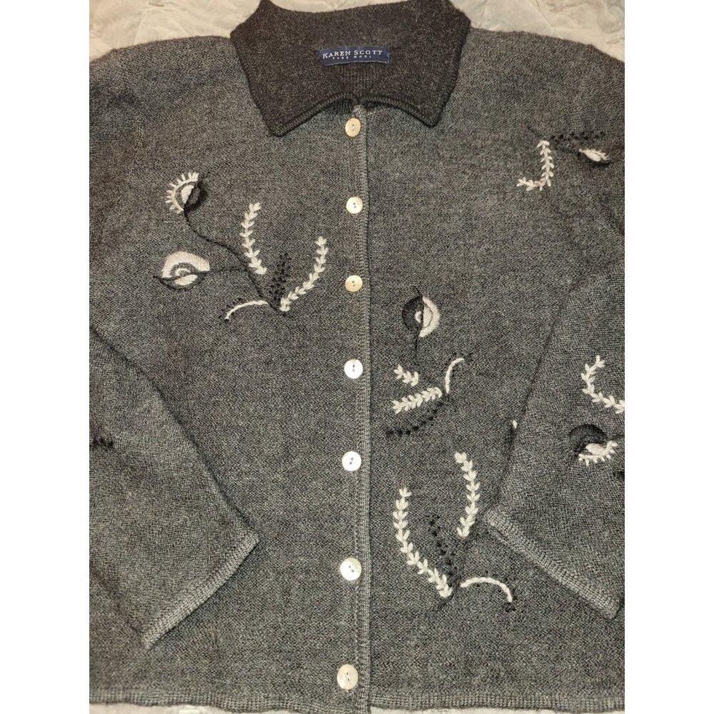 Vintage Karen Scott Women 100% Wool Embroidered Cardigan Gray Sz MEDIUM Collared
